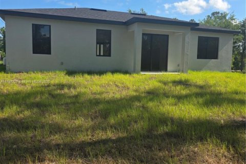 House in Lehigh Acres, Florida 3 bedrooms № 1696506 - photo 13