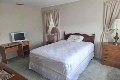 Condo in Saint Petersburg, Florida, 2 bedrooms  № 1634924 - photo 16