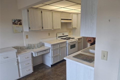 Condo in Saint Petersburg, Florida, 2 bedrooms  № 1634924 - photo 12