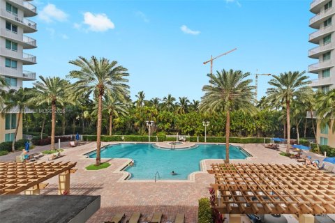 Condominio en venta en Hallandale Beach, Florida, 1 dormitorio, 85.01 m2 № 2049801 - foto 21