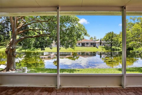 Casa en venta en Plantation, Florida, 4 dormitorios, 170.94 m2 № 2010760 - foto 4