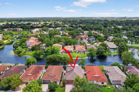 Casa en Plantation, Florida 4 dormitorios, 170.94 m2 № 2010760