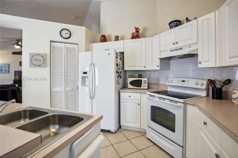 Casa en venta en Plantation, Florida, 4 dormitorios, 170.94 m2 № 2010760 - foto 17