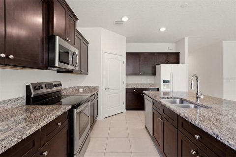 Villa ou maison à louer à Bradenton, Floride: 4 chambres, 190.17 m2 № 2167159 - photo 9