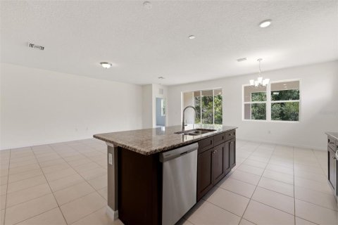 Villa ou maison à louer à Bradenton, Floride: 4 chambres, 190.17 m2 № 2167159 - photo 8