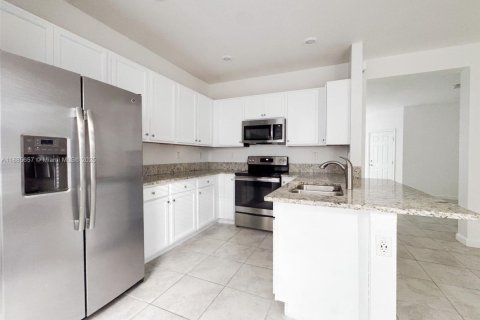 Touwnhouse à louer à Hialeah, Floride: 4 chambres, 177.81 m2 № 1932827 - photo 6