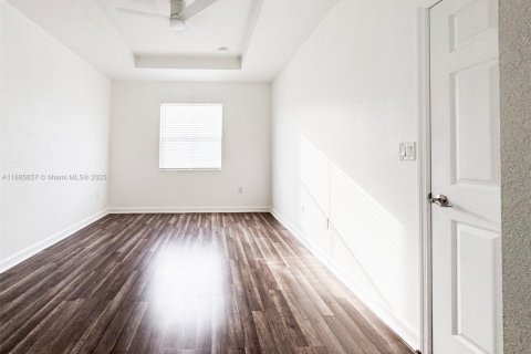 Touwnhouse à louer à Hialeah, Floride: 4 chambres, 177.81 m2 № 1932827 - photo 8
