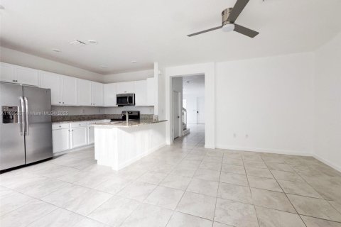 Touwnhouse à louer à Hialeah, Floride: 4 chambres, 177.81 m2 № 1932827 - photo 7