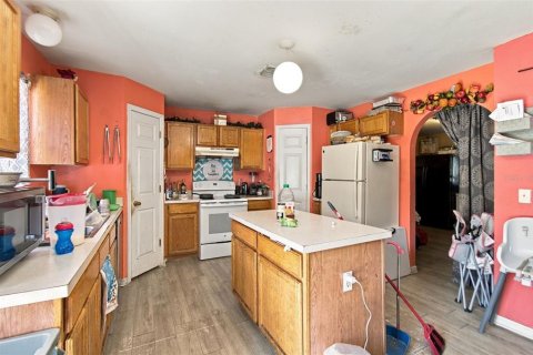 Villa ou maison à vendre à Haines City, Floride: 4 chambres, 212.56 m2 № 2399399 - photo 3