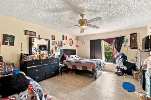 Villa ou maison à vendre à Haines City, Floride: 4 chambres, 212.56 m2 № 2399399 - photo 8