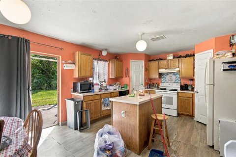 Villa ou maison à vendre à Haines City, Floride: 4 chambres, 212.56 m2 № 2399399 - photo 4