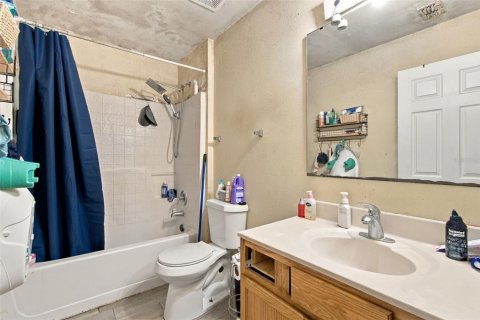 Villa ou maison à vendre à Haines City, Floride: 4 chambres, 212.56 m2 № 2399399 - photo 18