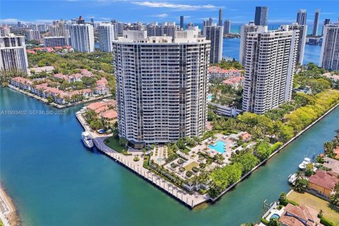 Condominio en alquiler en Aventura, Florida, 3 dormitorios, 170.94 m2 № 1991398 - foto 29