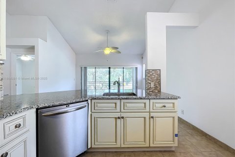 Condo in Boynton Beach, Florida, 2 bedrooms  № 1878462 - photo 28