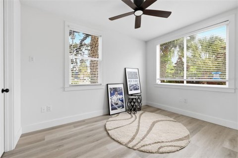 Townhouse in Tampa, Florida 3 bedrooms, 194.72 sq.m. № 2267380 - photo 17
