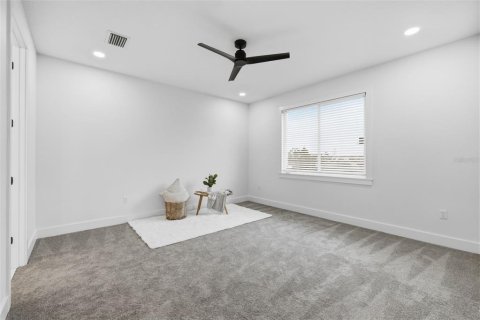 Townhouse in Tampa, Florida 3 bedrooms, 194.72 sq.m. № 2267380 - photo 13