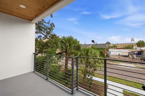Townhouse in Tampa, Florida 3 bedrooms, 194.72 sq.m. № 2267380 - photo 22