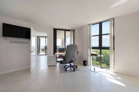 Купить кондоминиум в Майами, Флорида 2 спальни, 121.89м2, № 1931327 - фото 4