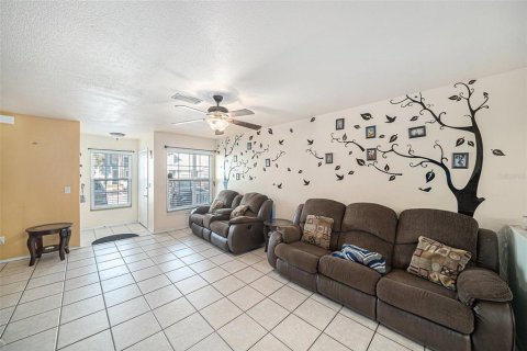 Townhouse in Tampa, Florida 2 bedrooms, 106.19 sq.m. № 1514573 - photo 5