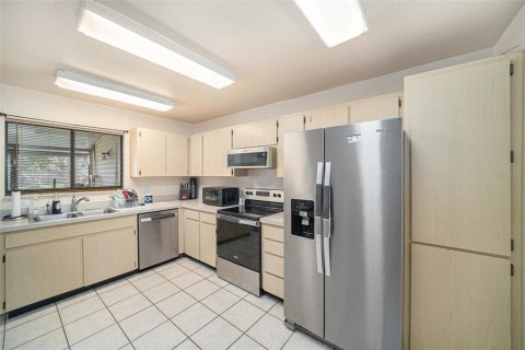 Townhouse in Tampa, Florida 2 bedrooms, 106.19 sq.m. № 1514573 - photo 10