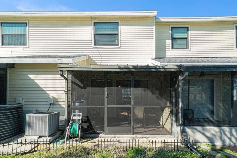 Townhouse in Tampa, Florida 2 bedrooms, 106.19 sq.m. № 1514573 - photo 29