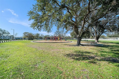 Townhouse in Tampa, Florida 2 bedrooms, 106.19 sq.m. № 1514573 - photo 30