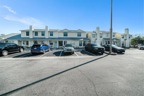Townhouse in Tampa, Florida 2 bedrooms, 106.19 sq.m. № 1514573 - photo 24