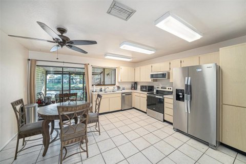 Townhouse in Tampa, Florida 2 bedrooms, 106.19 sq.m. № 1514573 - photo 7