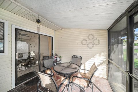 Townhouse in Tampa, Florida 2 bedrooms, 106.19 sq.m. № 1514573 - photo 13