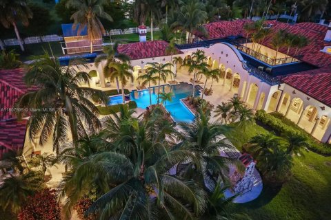 Casa en venta en Miami, Florida, 6 dormitorios, 1070.23 m2 № 1874689 - foto 5