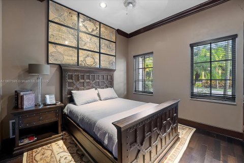 Casa en venta en Miami, Florida, 6 dormitorios, 1070.23 m2 № 1874689 - foto 19