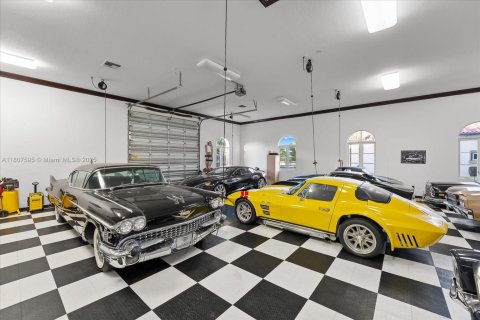Casa en venta en Miami, Florida, 6 dormitorios, 1070.23 m2 № 1874689 - foto 29