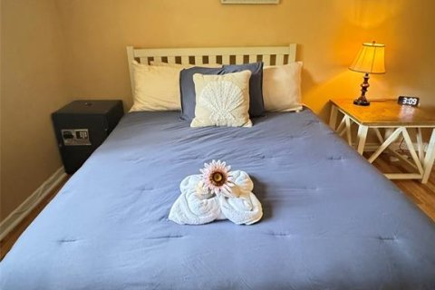 Снять в аренду виллу или дом в Клируотер, Флорида 3 комнаты, 176.05м2, № 2234073 - фото 9