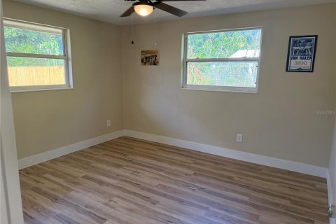 Villa ou maison à vendre à Sarasota, Floride: 2 chambres, 100.52 m2 № 2437263 - photo 6