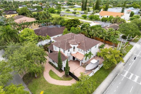 House in Miami, Florida 4 bedrooms, 398.83 sq.m. № 1817105 - photo 2
