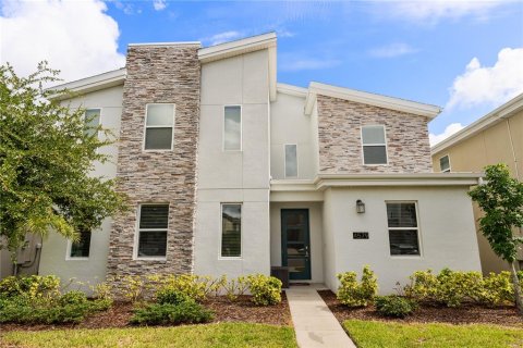 Casa en venta en Kissimmee, Florida, 9 dormitorios, 398.46 m2 № 1838070 - foto 1