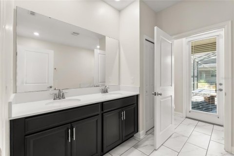 Casa en venta en Kissimmee, Florida, 9 dormitorios, 398.46 m2 № 1838070 - foto 14