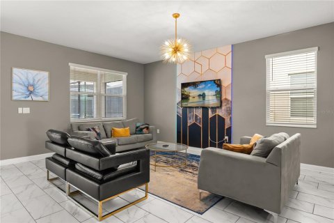 Casa en venta en Kissimmee, Florida, 9 dormitorios, 398.46 m2 № 1838070 - foto 7