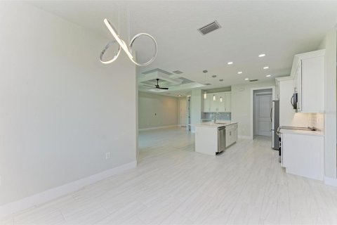 House in North Port, Florida 4 bedrooms, 169.64 sq.m. № 1812797 - photo 24