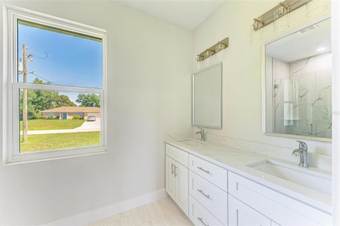 House in North Port, Florida 4 bedrooms, 169.64 sq.m. № 1812797 - photo 30