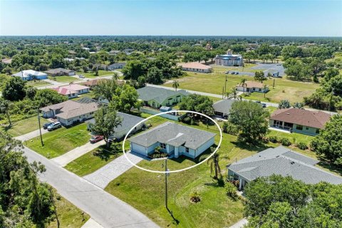 House in North Port, Florida 4 bedrooms, 169.64 sq.m. № 1812797 - photo 2
