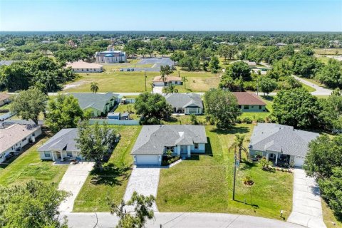 House in North Port, Florida 4 bedrooms, 169.64 sq.m. № 1812797 - photo 1