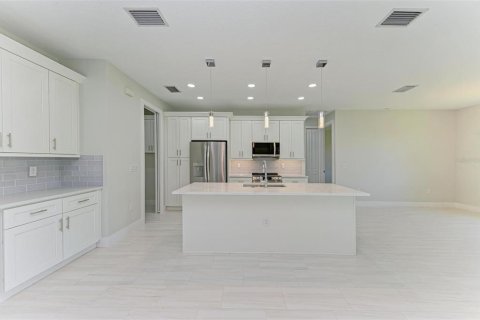 House in North Port, Florida 4 bedrooms, 169.64 sq.m. № 1812797 - photo 20