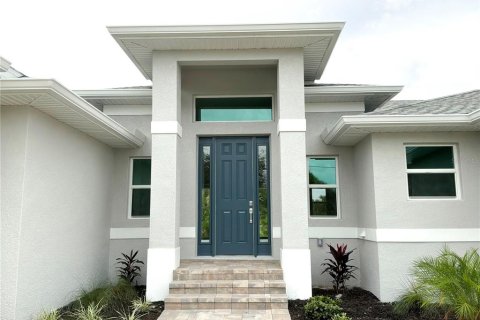 Villa ou maison à Port Charlotte, Floride 3 chambres, 150.69 m2 № 2406443