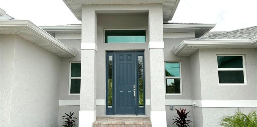 Villa ou maison à Port Charlotte, Floride 3 chambres, 150.69 m2 № 2406443