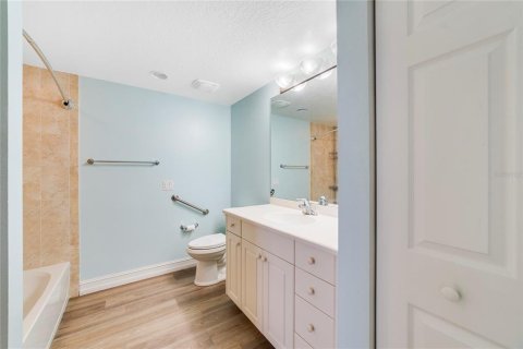 Condominio en venta en Titusville, Florida, 3 dormitorios, 189.99 m2 № 1736520 - foto 21