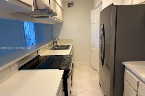 Condo in Oakland Park, Florida, 3 bedrooms  № 1944333 - photo 3