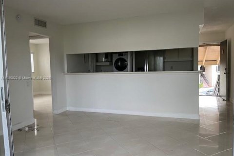 Condo in Oakland Park, Florida, 3 bedrooms  № 1944333 - photo 7