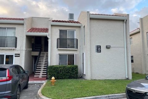 Condo in Oakland Park, Florida, 3 bedrooms  № 1944333 - photo 1