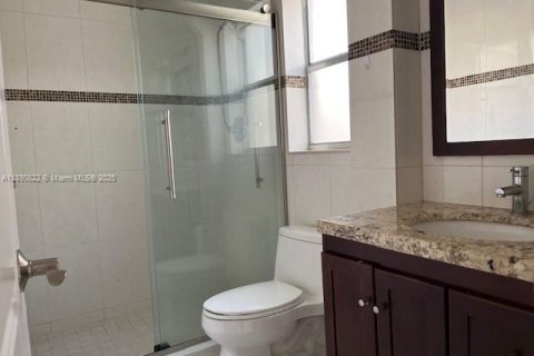 Condo in Oakland Park, Florida, 3 bedrooms  № 1944333 - photo 15